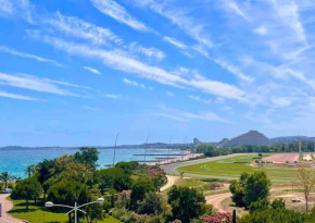 Studio avec vue panoramique mer hippodrome